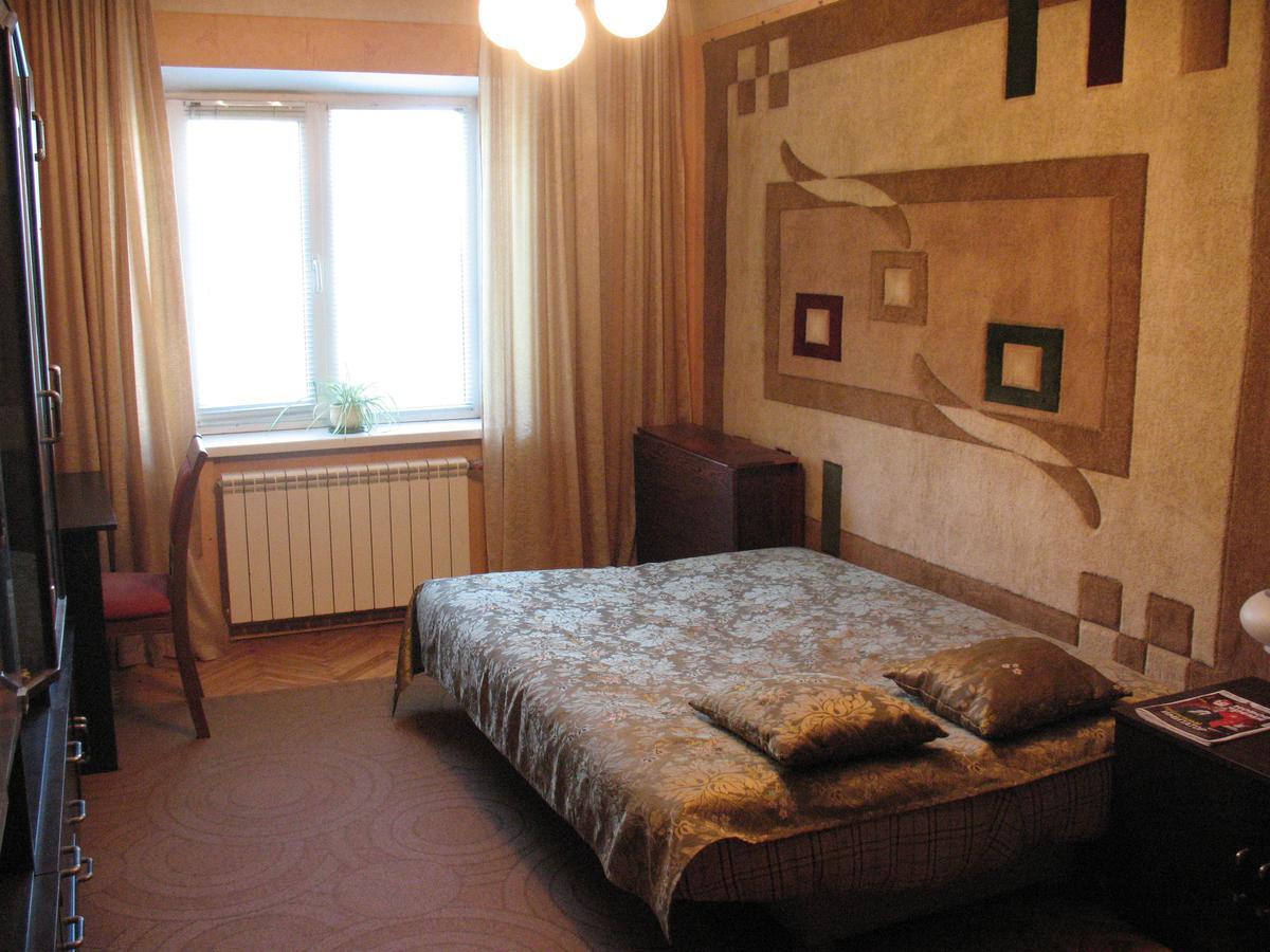 Apartments Near Politech Kiev Esterno foto