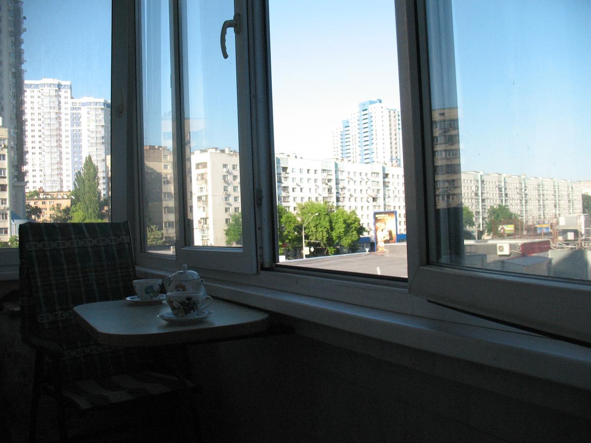 Apartments Near Politech Kiev Esterno foto
